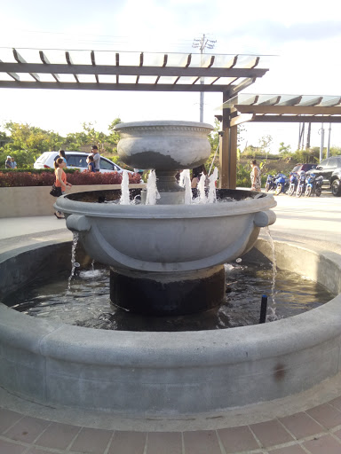 SB Twin Lakes Fountain
