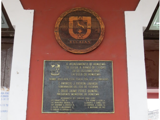 Placa Conmemorativa De La Ciudad De Hunucmá