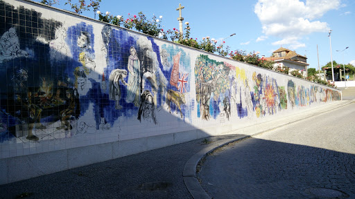 Mural De Azulejos De Vilarinho Das Cambas