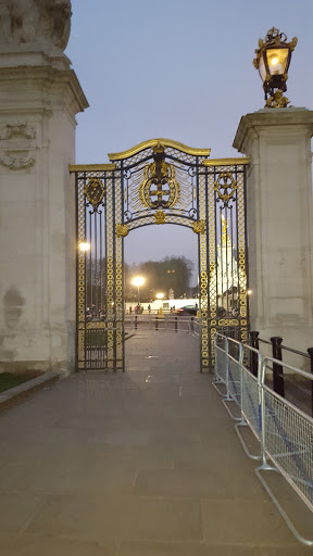 Gold Gate & Memorial