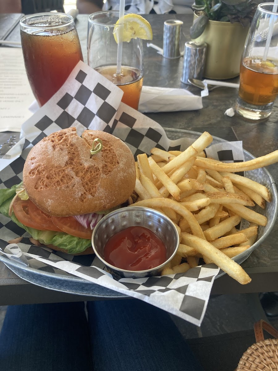 Smoked chicken sandwich w/ fries (both made to be gluten free items). The chicken was smoked using local Virginian Oak. Highly recommended.