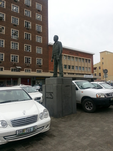 Biko statue at EL Town Hall