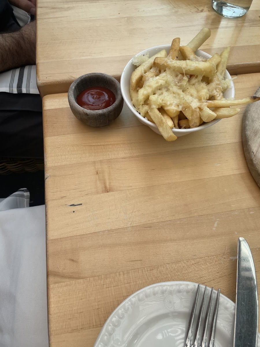 Truffle fries- yes they have a dedicated fryer