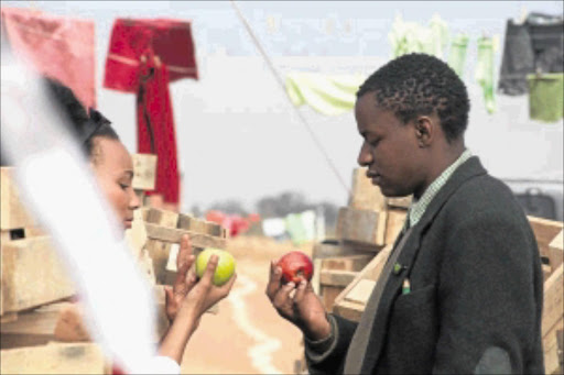 FORBIDDEN LOVE: Bongeka Shisi and Gundo Ramulifho star in Kanye Kanye.