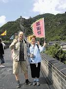 RAISE THE RED FLAG: Chris and Heidi Davies of Durbanville on the Great Wall at Badaling, China