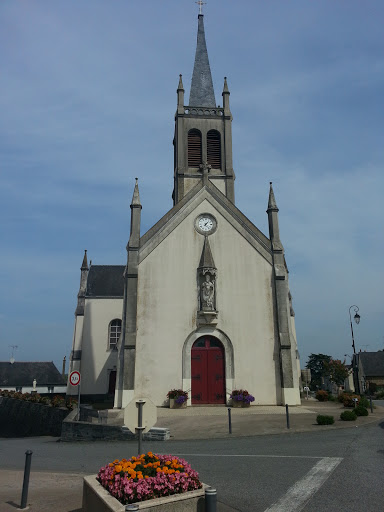 Église De La Ville De Saint Aignan Sur Roe 