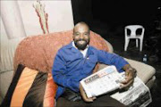 HAPPY MAN: Mandla Thabethe. Pic. Veli Nhlapo. 28/12/06. © Sowetan.