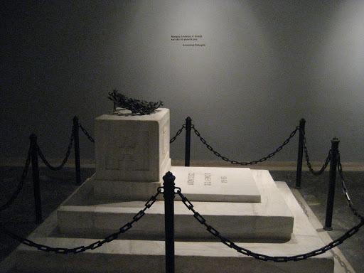 Tomb of poet Solomos - Τάφος π