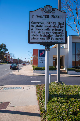 From the Flickr group Historical Markers, photo by WashuOtaku, full page.License is Attribution-ShareAlike License