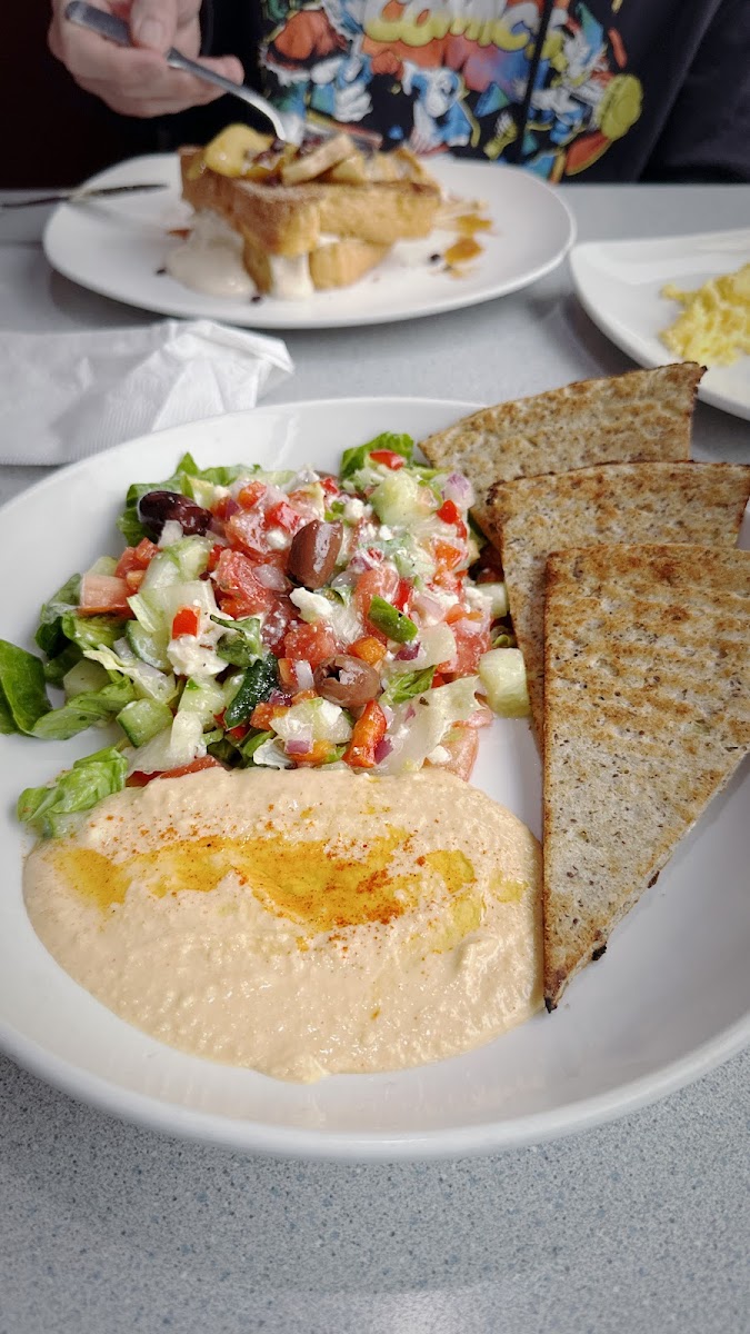 Lemony Hummus Greek Salad + Cauliflower Pita