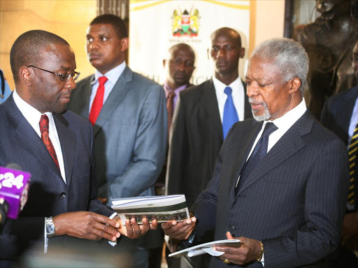 Chief Justice Willy Mutunga and the chairman of the AU Panel of Eminent African Personalities Kofi Annan after a meeting a the Supreme Court on October 9, 2012 / HEZRON NJOROGE