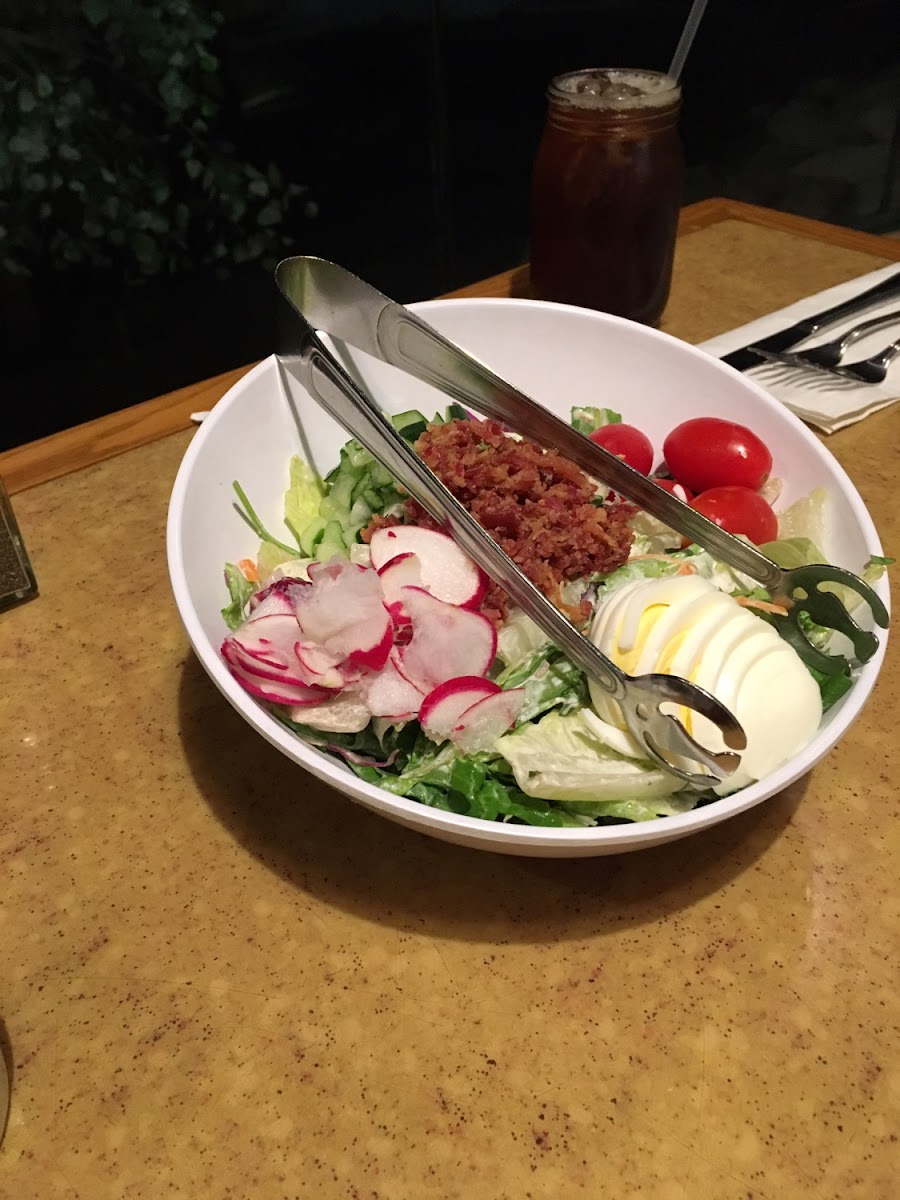 Gluten free salad with ranch 9/2016