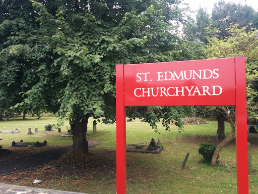 St. Edmunds Churchyard