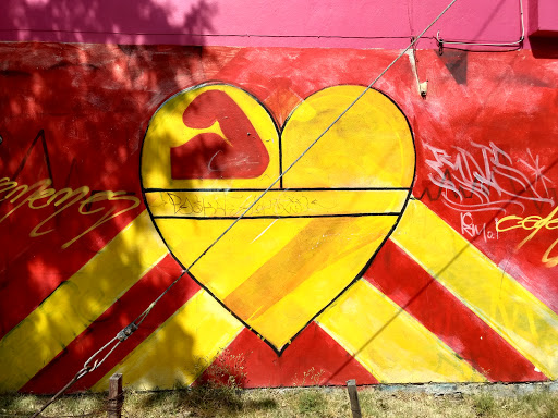 Graffiti Corazón Monarca