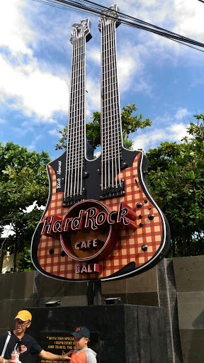 Hard Rock Guitar Monument