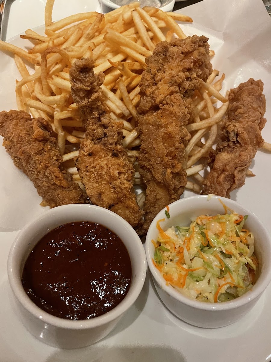 Chicken fingers and thin french fries