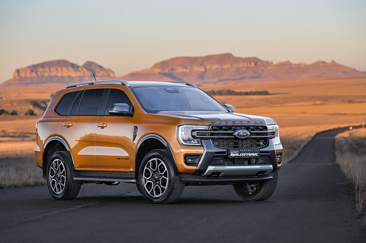 Butch front end features a Wildtrak-specific grille, unique bumper design and dual recovery points. Other neat touches include raised 'Wildtrak' lettering on the bonnet and dark grey accent colours applied to the mirror caps, rear bumper and 4x4 scripts on the tailgate.