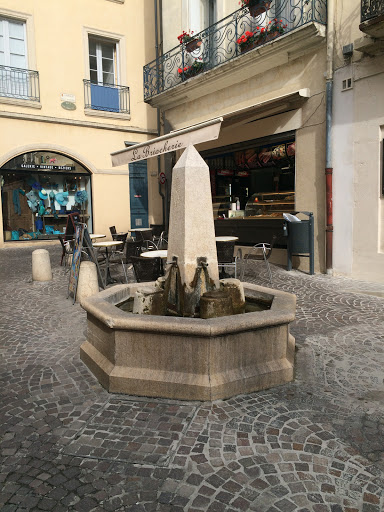 Fontaine Place Pierre Lavabre