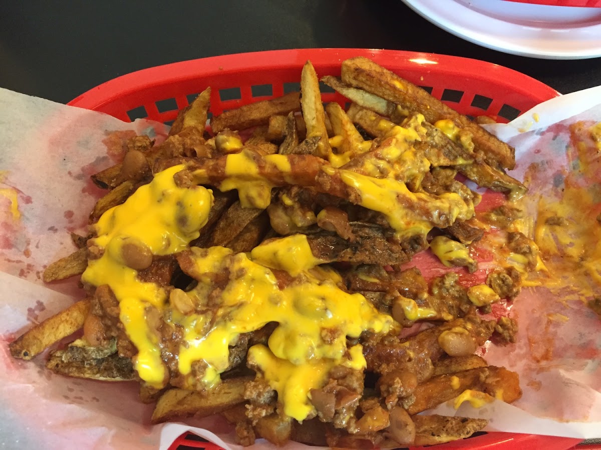 Chili cheese fries