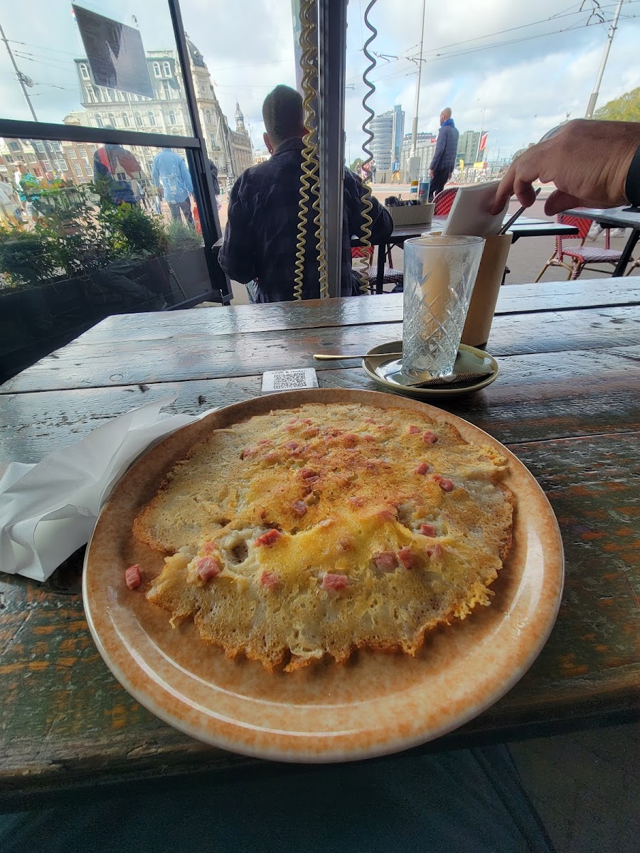 Gluten free ham and cheese Dutch pancake