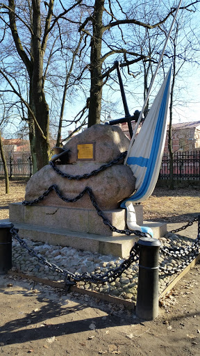 Kronshtadt. Monument to sailor