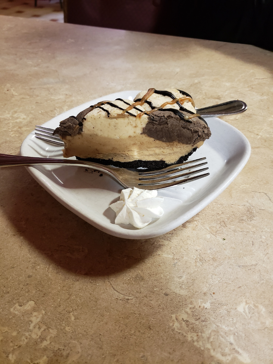 Peanut butter pie