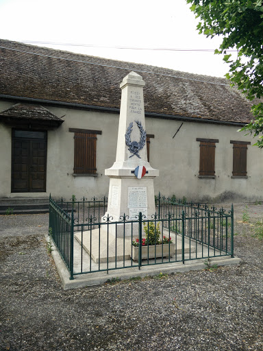 Monument Aux Morts De Foissy Sur Vanne 