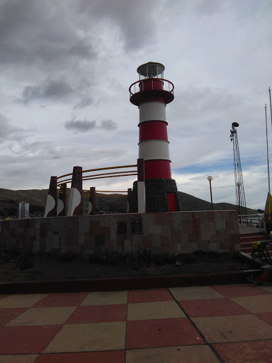 Faro En Puerto De Puno