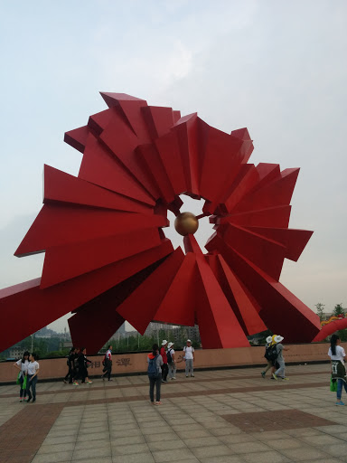 红太阳雕塑
