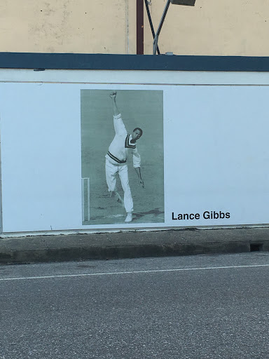 Mural around the Queen's Park 