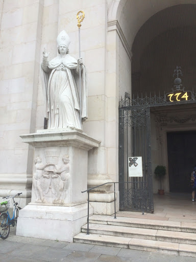 Statues at the entrance of the