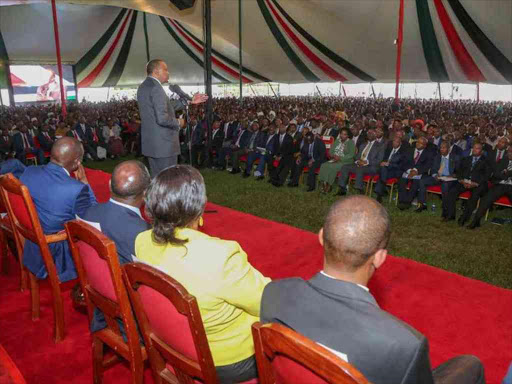 President Uhuru Kenyatta addresses leaders from lower Eastern region at State House in Nairobi, April 2016. Photo/PSCU