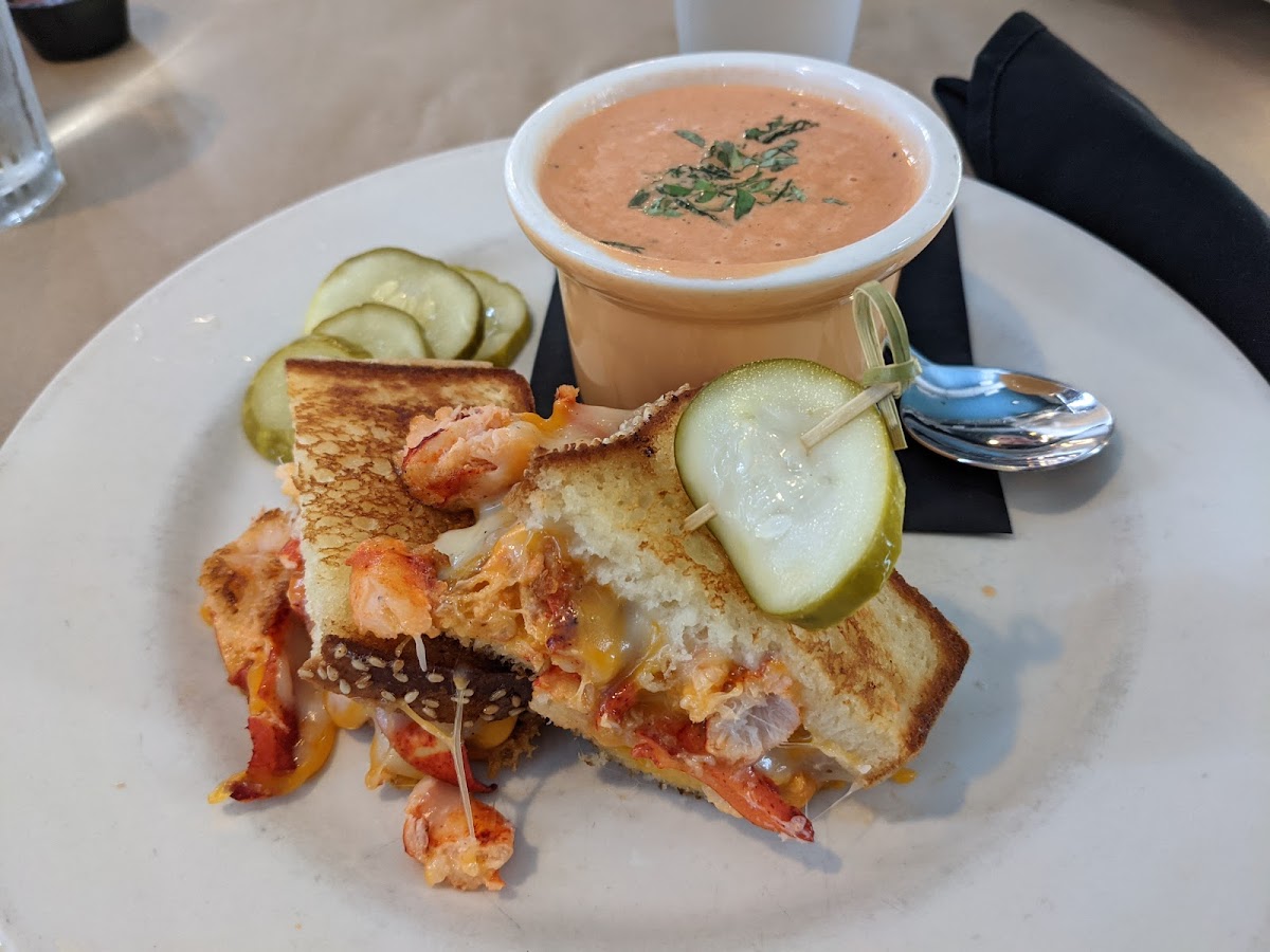 Tomato soup w/ lobster grilled cheese
