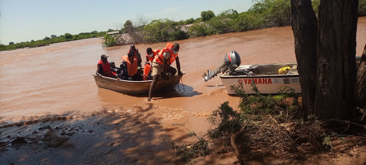 Search and rescue team at Kona punda read along the Garissa- Madogo road.