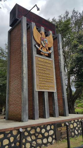 Monumen Pancasila Alun Alun Pacitan