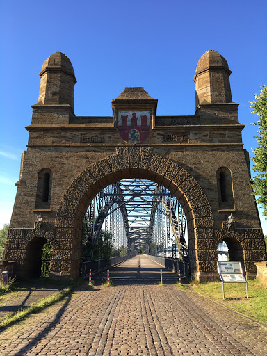 Tor der alten Harburger Elbbrü