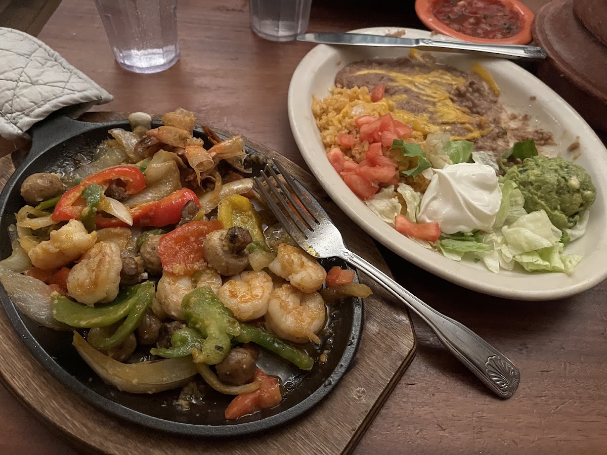 Shrimp and mushroom fajitas