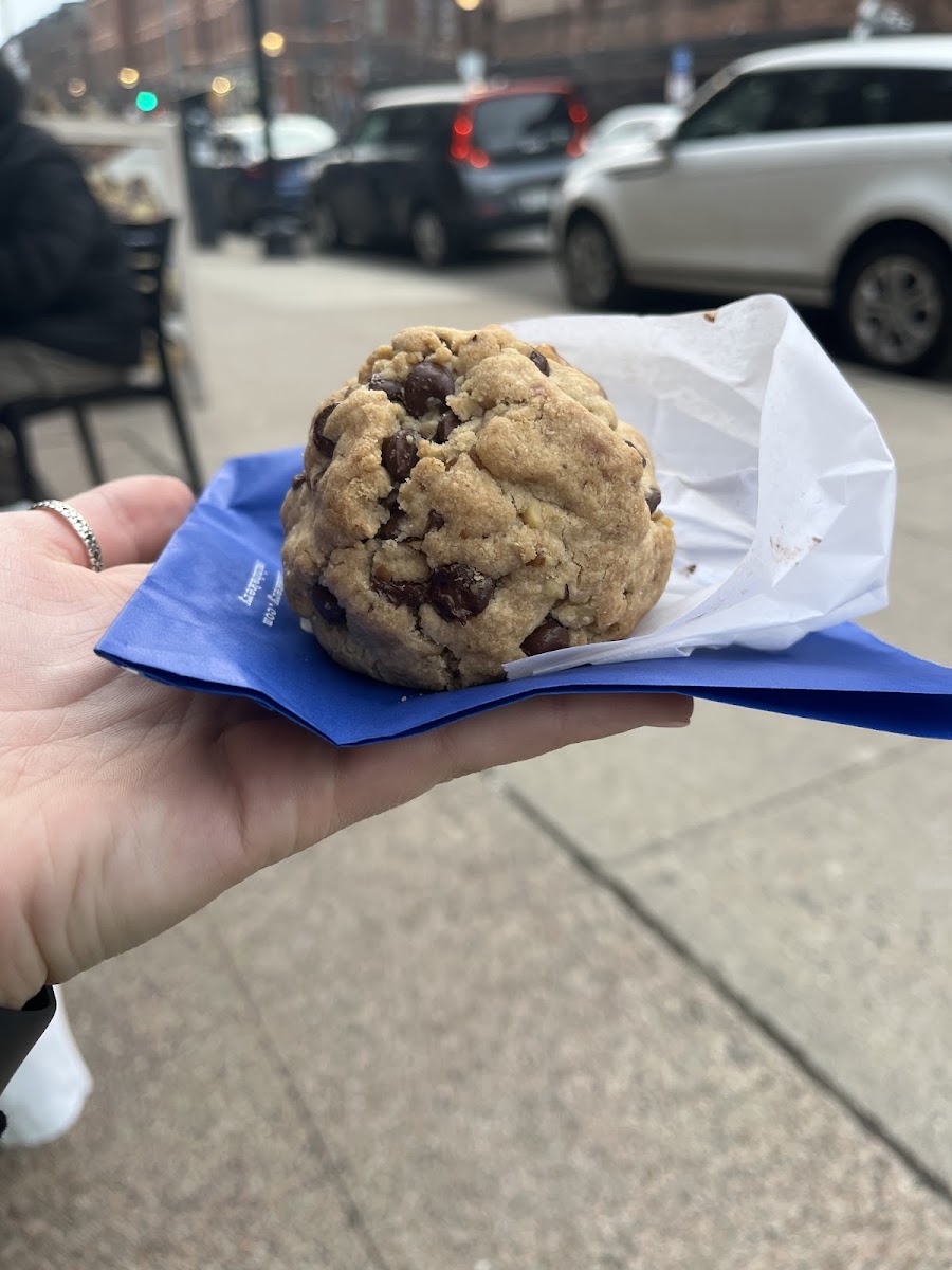 Gluten-Free Cookies at Levain Bakery - Newbury