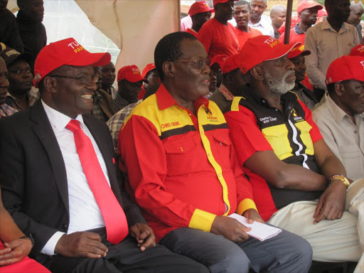 Senator Chris Obure (second right) and former CIC chairman Charles Nyachae at Magenche in Bonmachoge Borabu constituency during a prayer's meeting on February 13,2017./FILE