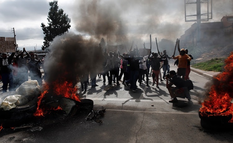 The ANC and the DA have accused each other of failing the people of Alex amid protest action.