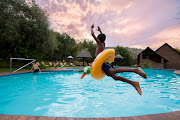 Bakubung Bush Lodge’s swimming pool is loads of fun for the kids and a refreshing escape from the heat on hot summer days. 