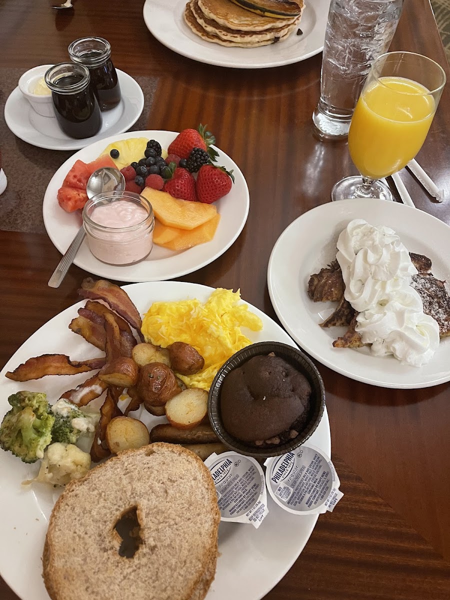 My buffet experience, including the gluten-free bagel, brownie, and french toast! All other items were naturally gluten-free like eggs and the assorted fruits.