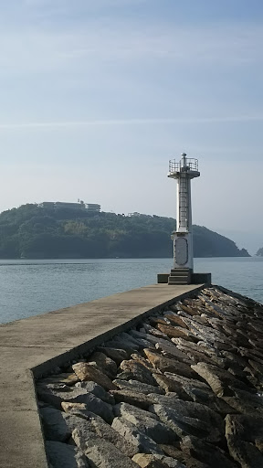池田の白灯台