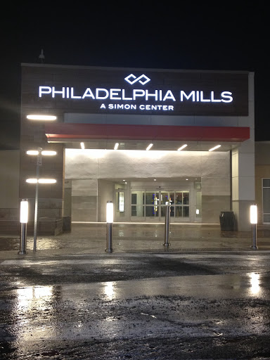 Philadelphia Mills Mall Red Entrance