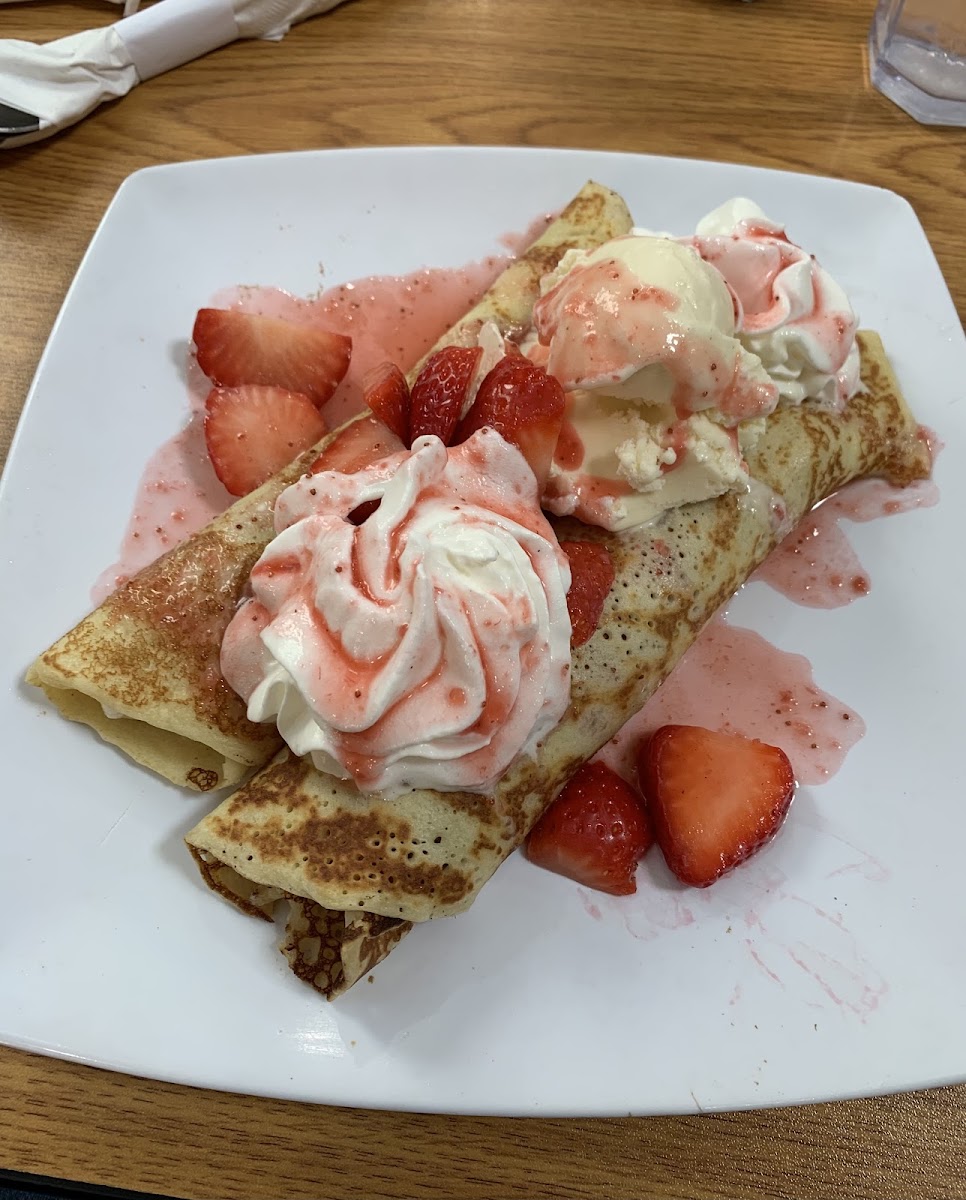 Strawberry shortcake crepe