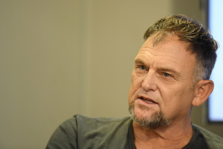 Steve Hofmeyr says he will boycott Sun International and others who have pulled sponsorship from the concert.