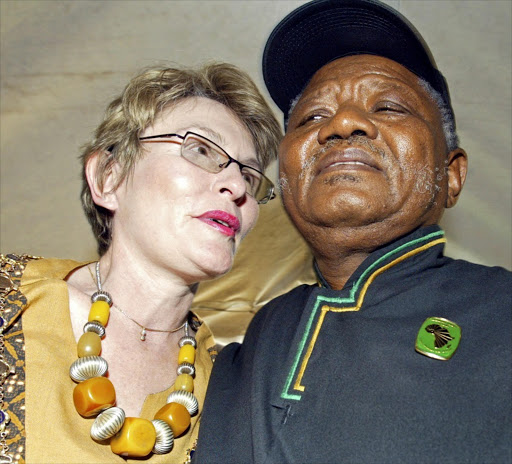 21 March 2007. South Africa. Cape Town. The Mayor of Cape Town, Helen Zille, with Philip Kgosana at the launch of Langa Memorial Imgage: Gallo