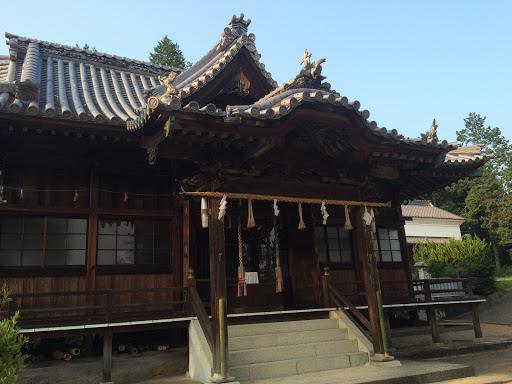 男山神社 拝殿