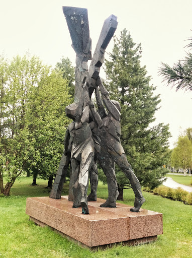 Statue about Rebuilding of Kuusamo