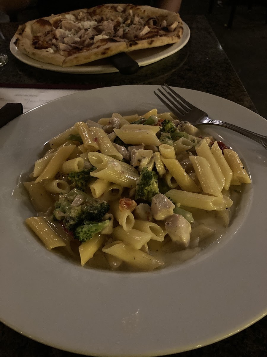 GF version of rigatoni di pollo e broccoli